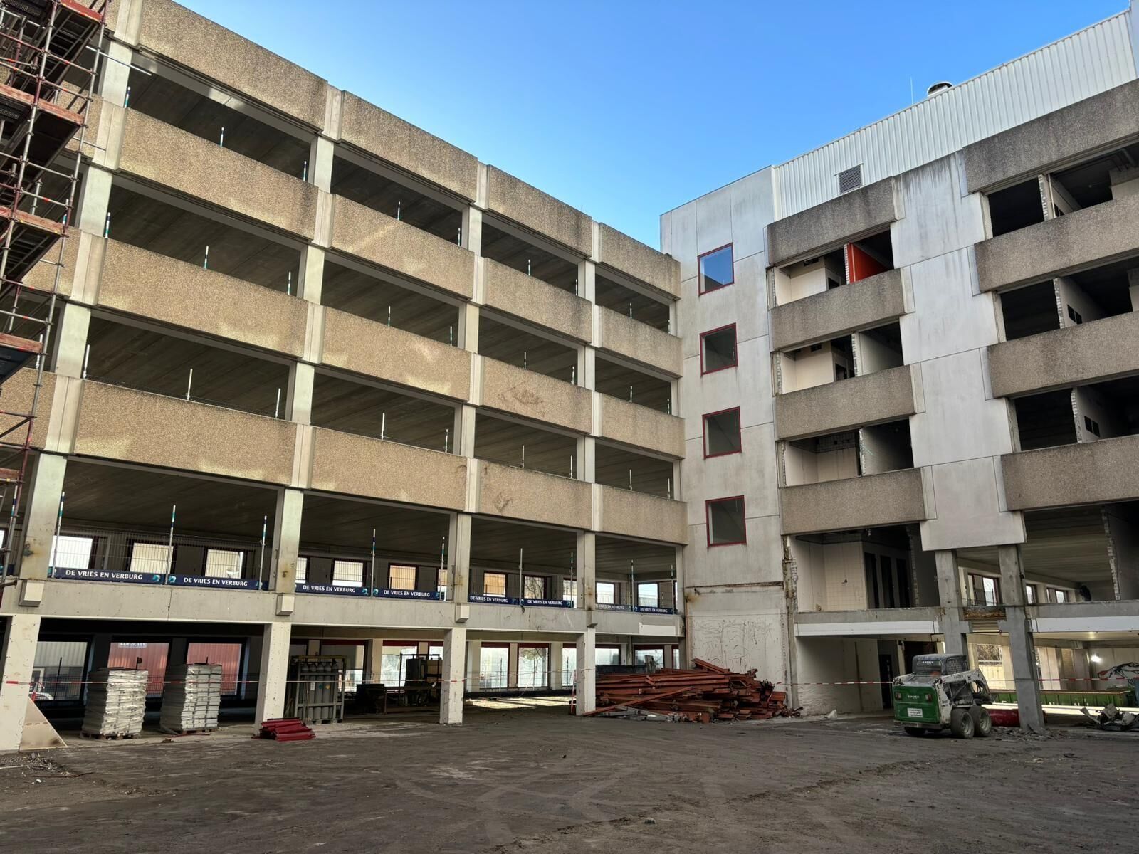 Het dak gaat eraf in Den Haag