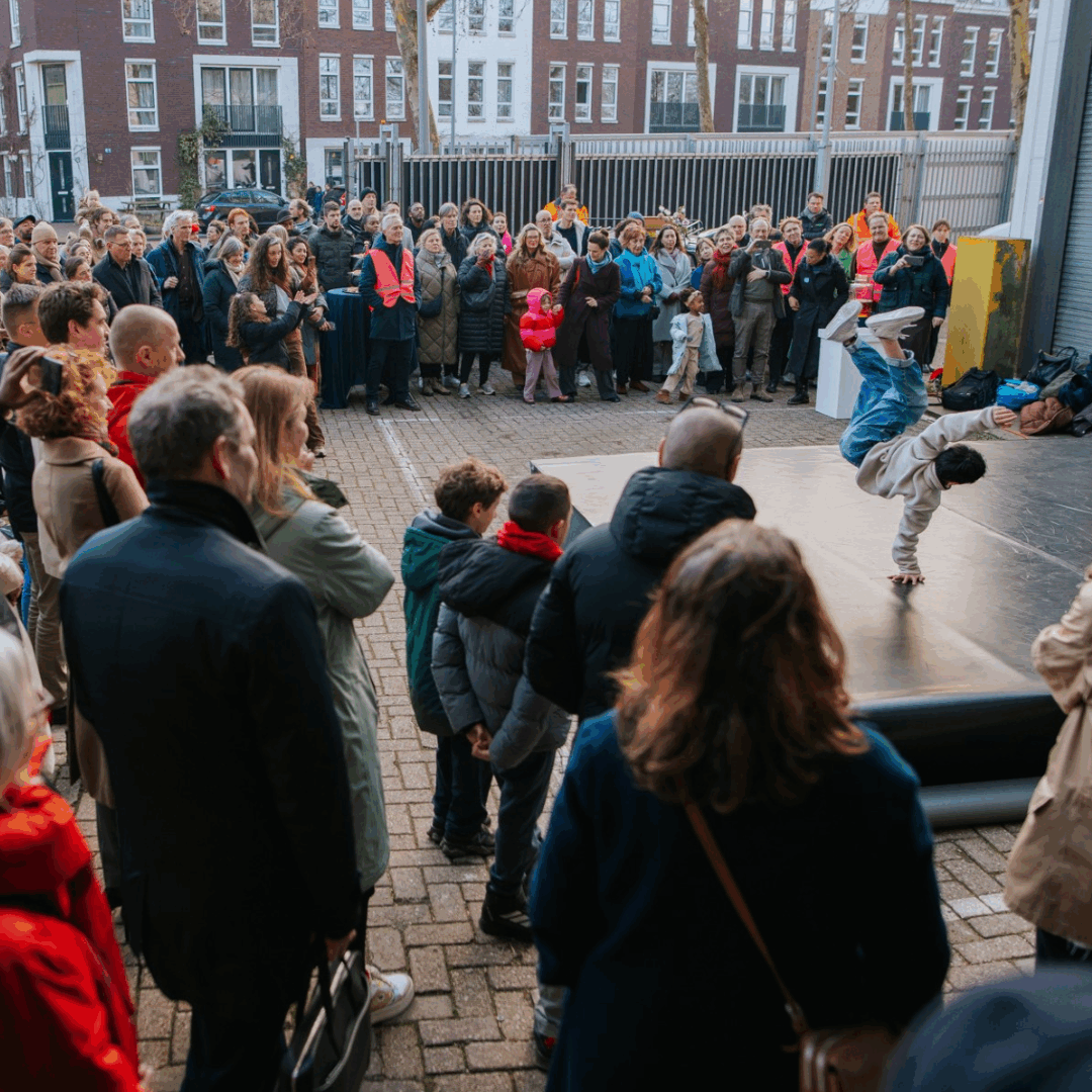 Start transformatie provimiloods naar danshuis Rotterdam
