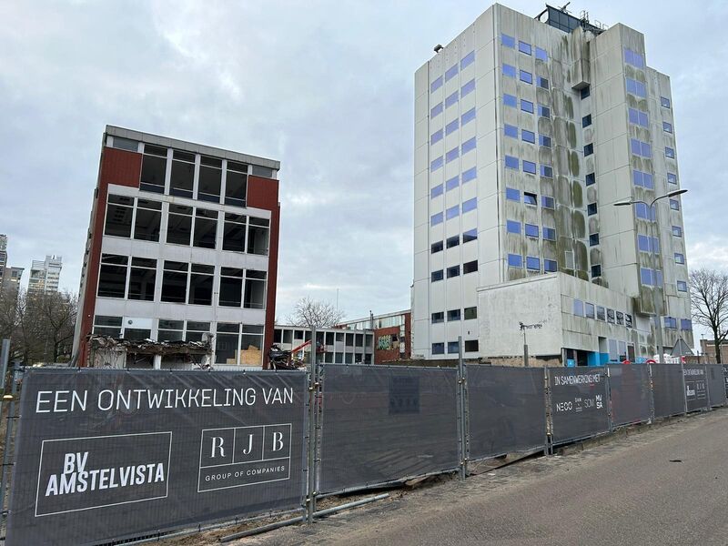 Totaalsloop gebouwen aan de Berlagebrug in Amsterdam